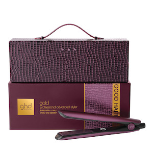Straightening: ghd Gold Styler in Cherry Chic