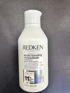 Shampoo Conditioner: Redken Acidic Bonding Concentrate Conditioner