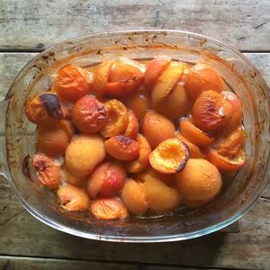 Baked Apricots with Macadamia Cream