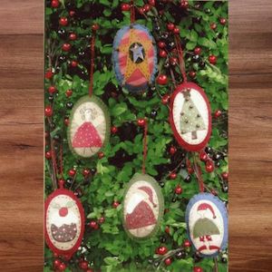 Christmas Crafts: Hatched and Patched - Tis The Season