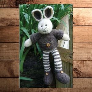 Knitting And Crochet Patterns Toys: Henley the Hare Knitting Pattern