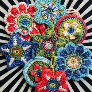 Crochet Patterns Blankets Homeware And Decorations: Beaded Christmas Decorations Pattern by Janie Crow