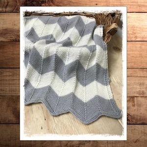 Knitting Patterns Homeware: The Kiwi Stitch and Knit Co. - Chevron Blanket