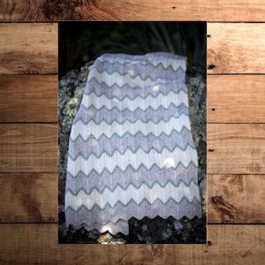 Knitting Patterns Homeware: BC10 Zig Zag Blanket