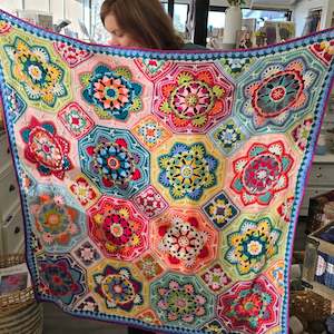 Eastern Jewels: Lucia Dunn's colouring of Janie Crow's Persian Tiles -&hellip;