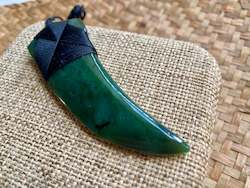Jewellery: NZ Pounamu Niho Tooth pendant