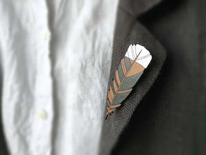 Brooches: Natty Huia Feather Brooch
