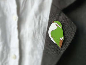 Brooches: Natty Rifleman Brooch