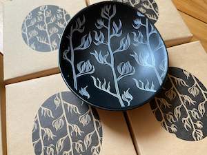 Ceramic Harakeke Dish - white on black