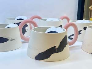 Ceramics: Bryony Puketapu Toroa Vessel/Ipu