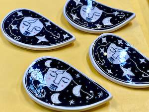 Ceramics: Ceramic Wahine Dish - Eyes closed