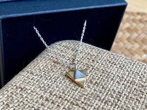 Necklaces: Aronui Pendant - 10ct gold plate
