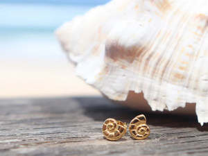 Earrings: Little Taonga earrings - Nautilis Shell