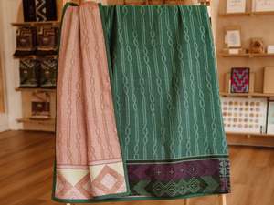 Mahana Blanket/Throw - Kōkō