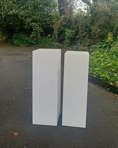 White Plinth set of 2 hire – Square