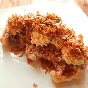 Takeaway Foods: Brown Cheese with Cream Croffle