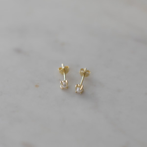 Jewellery And Accessories: Mini Pearl Studs - Sophie Store