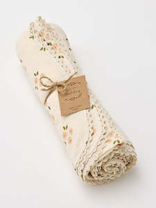 Childrens Gifts: Swaddle - Over the Danelions