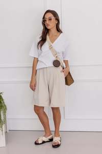 New: Berny Shorts - Beige