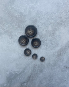 Components Haberdashery Buttons Zips: T2056 MAHOGANY