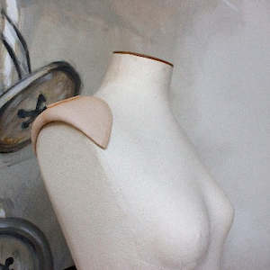 Shoulder Pads: CLR 3020 SHIRT SHOULDER PAD  COVERED AND WITH VELCRO