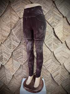 Leggings 1: Gargoyle Bellbird Leggings