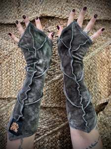 Gargoyle Leafae Arms OSFA