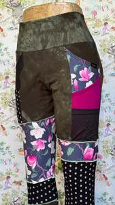 Featured 1: OOAK XL/XXL Foraged Leggings