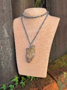 Amulets: Golden Healer Amulet