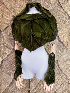 Featured 1: Frond Leafae Poncho Set