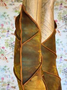 Featured 1: Ancient Leafae Leggings