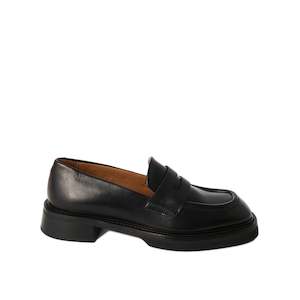 Abigayle: Manzo Loafer - Black