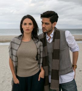 Products: Three Stripes – Light – Heirloom Woollen Collection