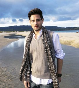 Products: The Brick Scarf – Heirloom Woollen Collection