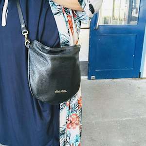 Shoulder Bags 1: Party Pouch