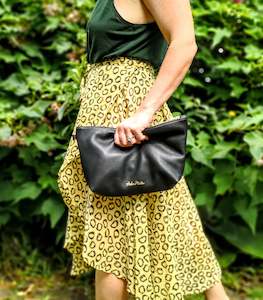 Medium Bags: Straight Top Pouch