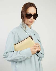 Saben: Tillys Big Sis - Raffia