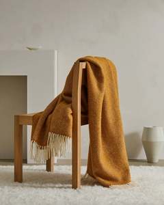 Bedding: Magnus Wool Herringbone Throw