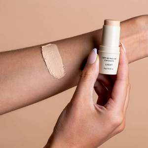 Sunscreen: Avocado Zinc Concealer - Light