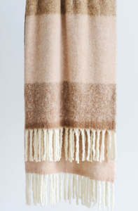 Bedding: Arundel Throw - Blush