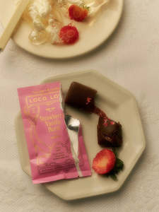 Lounge Living: Strawberry Vanilla Burst Single