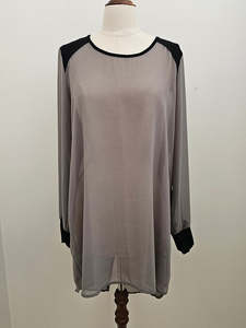 Preloved: RANDOM Size 14 long top