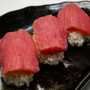 tuna nigiri - 3pc Hello sushi Main