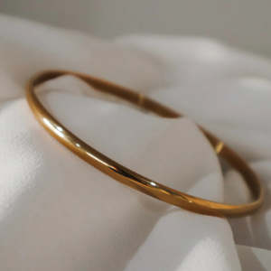 Jewellery: Katy B 4MM BANGLE