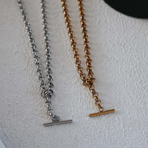 Jewellery: Statement Bar Necklace
