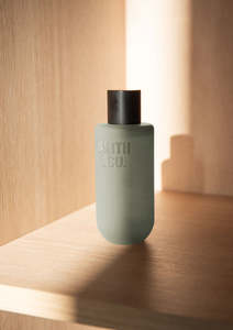 Smith & Co. Room Spray 100ml - Amber & Freesia