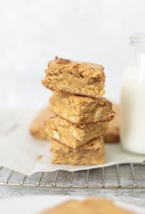 Food And Drink: Flour and Dough FUDGY WHITE CHOCOLATE BLONDIE BAKING MIX