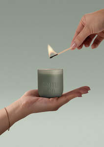New: Smith & Co Amber & Freesia
Scented Candle 80g