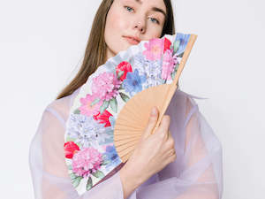 Lifestyle: Khu Khu Spring Fan
