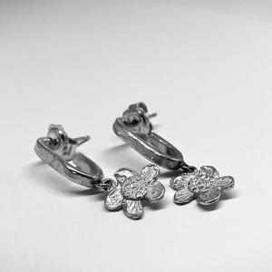 Chain Link Stud Earrings - Daisy